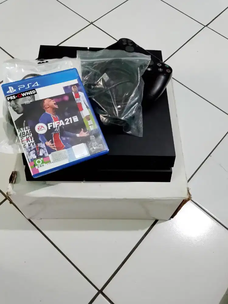 PS 4 Fat + Kaset Fifa 21