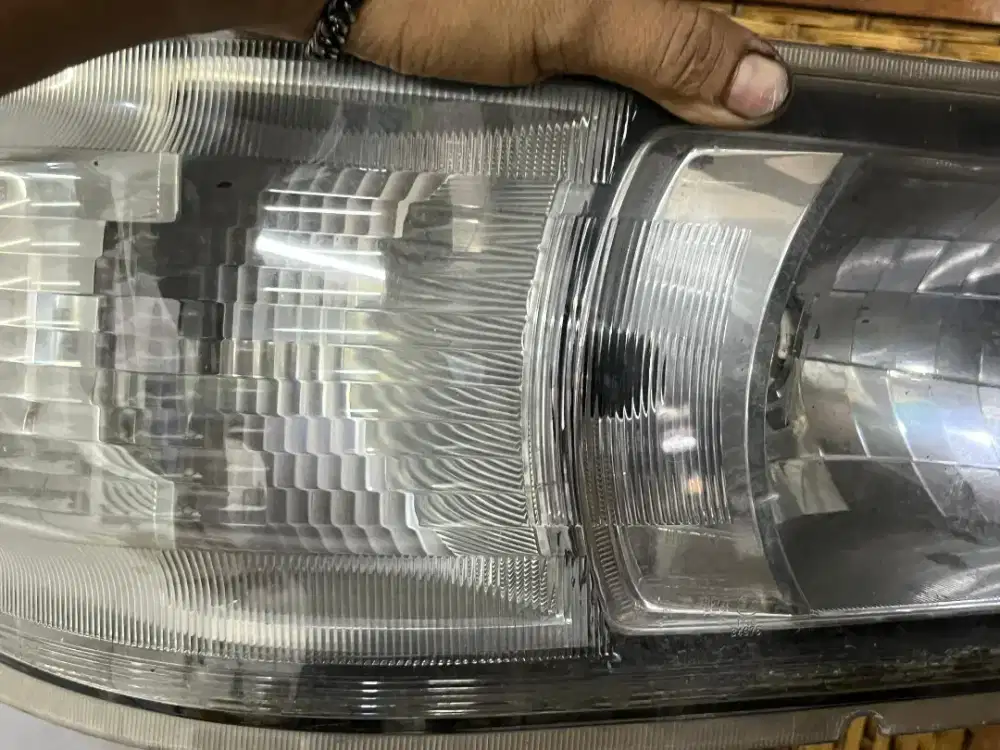 Lampu depan kanan Suzuki carry tayo
