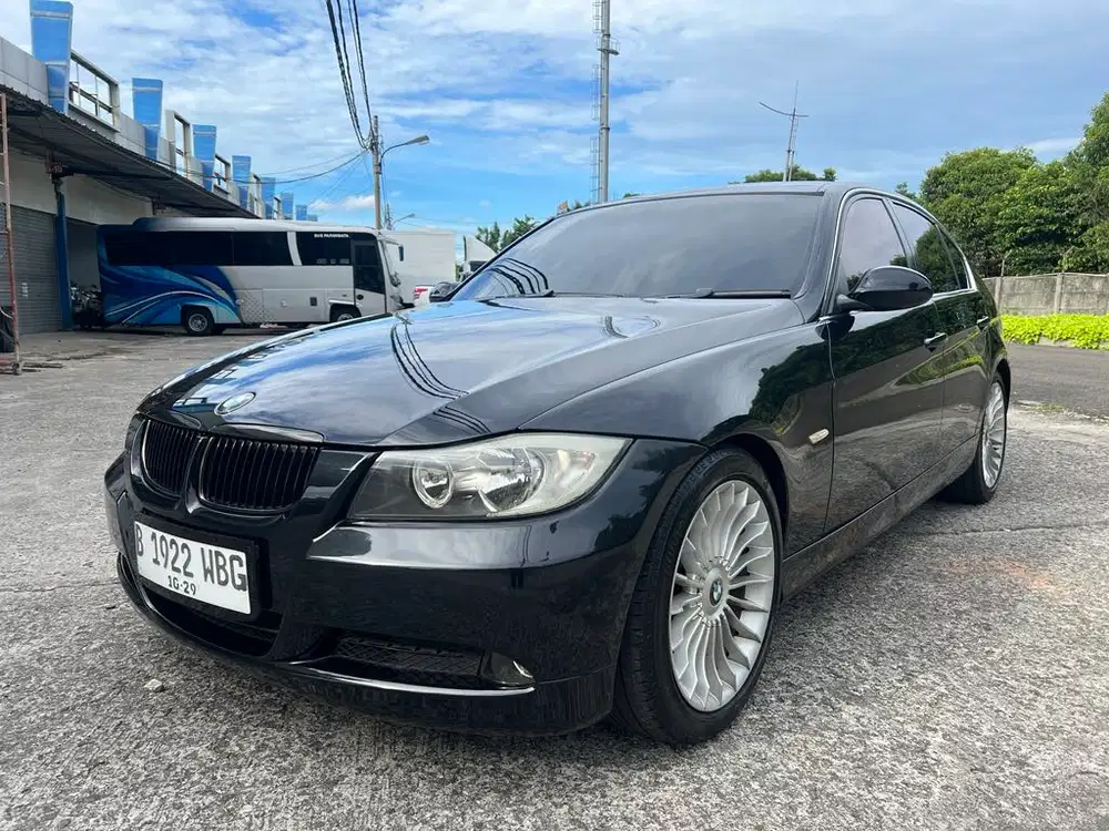 BMW 325i AT (2006)