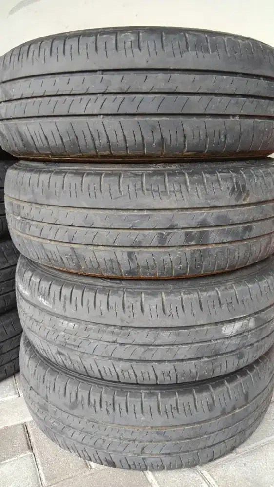 Ban Dunlop Enasave 205/65 R16 Innova