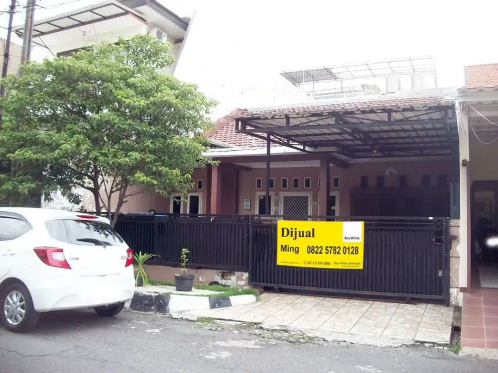 Rumah di Nginden Intan Timur