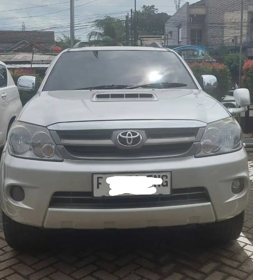 Toyota Fortuner 2.7 Bensin  V Silver 2005 AT
