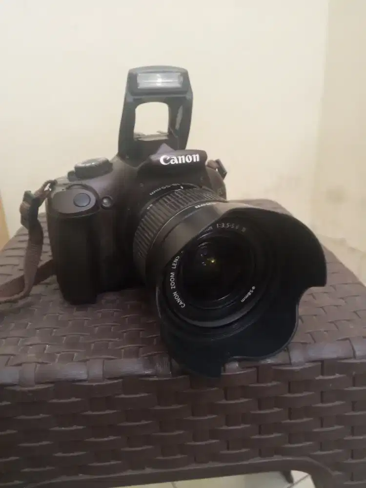 Kamera Canon 1100 D