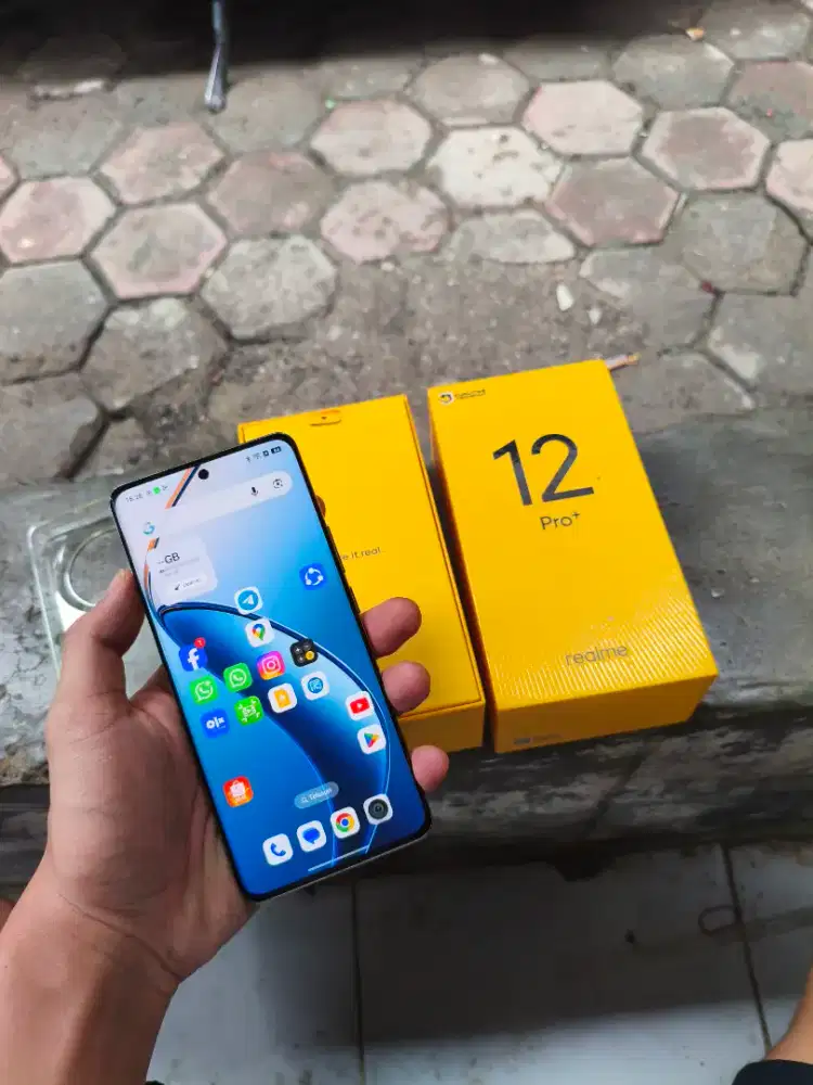 Realme 12 pro+ 5G 12/512
