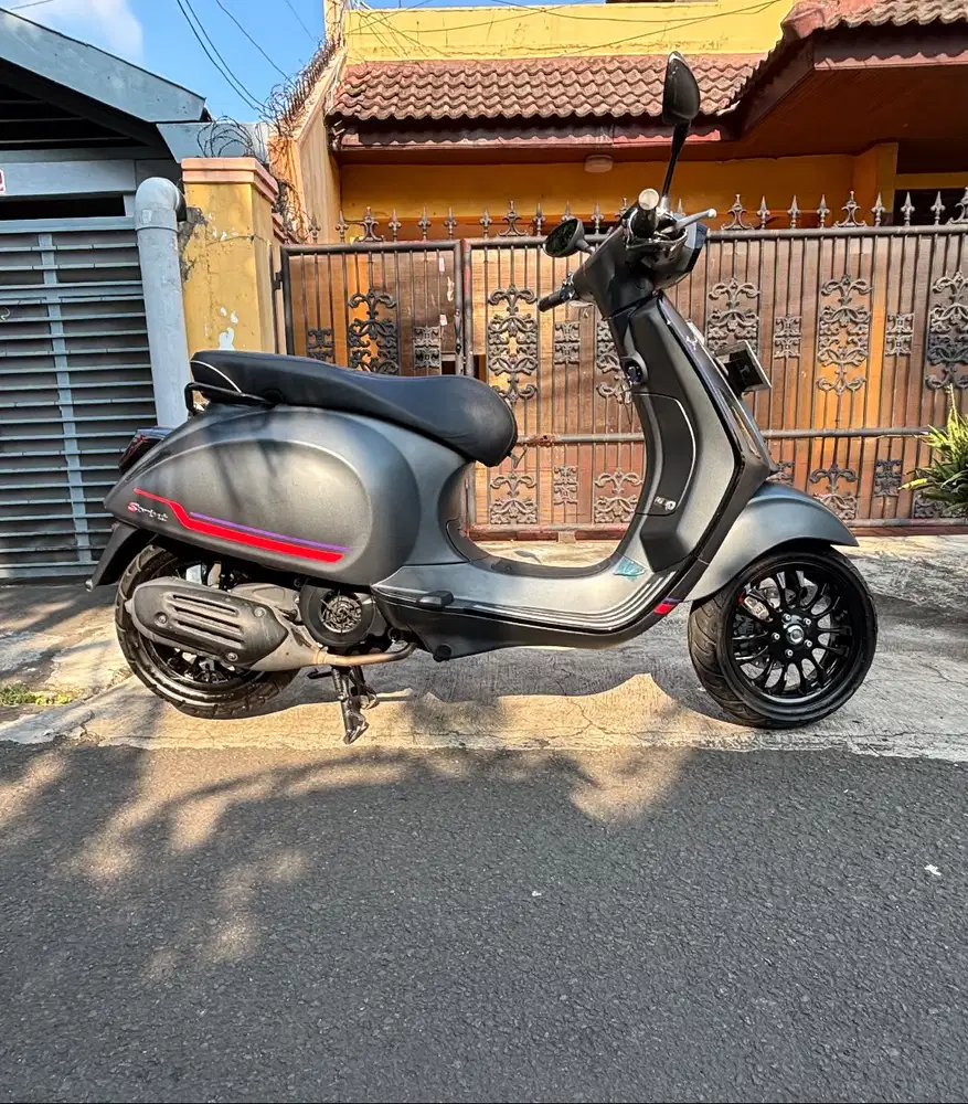 Di jual vespa sprint s tahun 2023