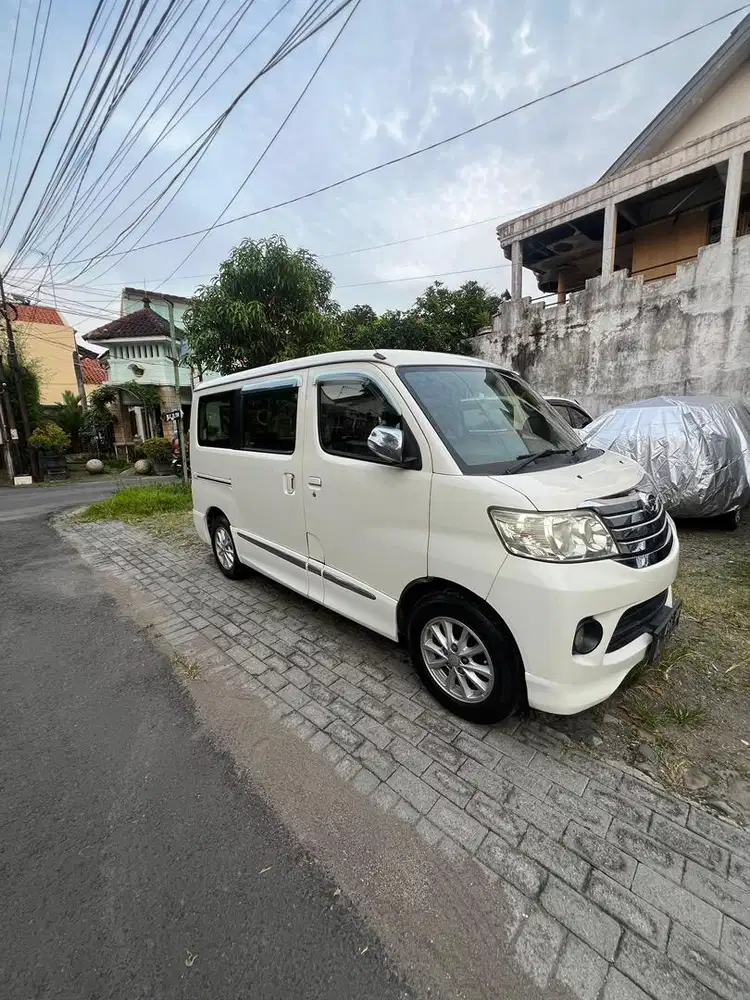 Daihatsu Luxio 2014 Type X ( type tertinggi )