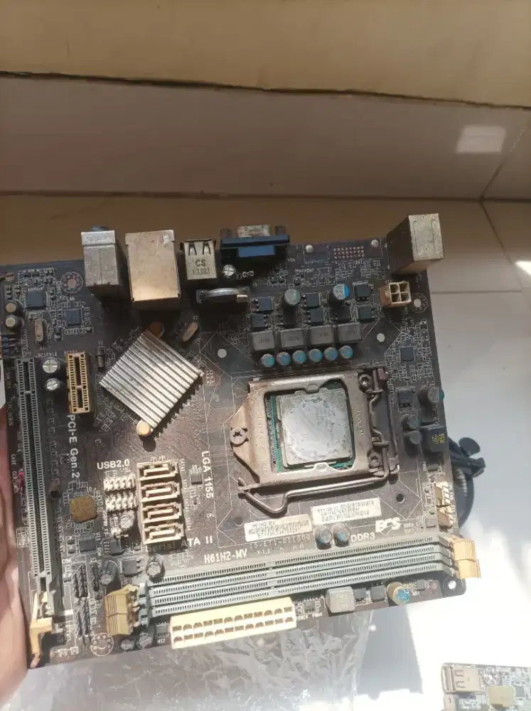 Motherboard ecs