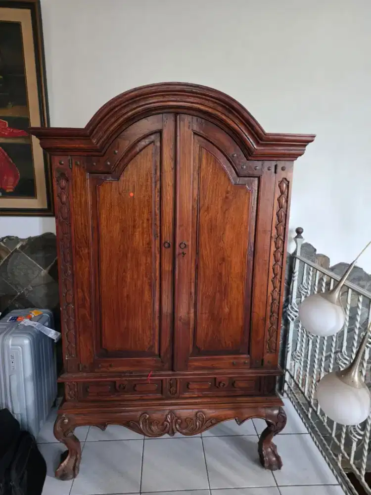 Lemari lamari antik jual borongan