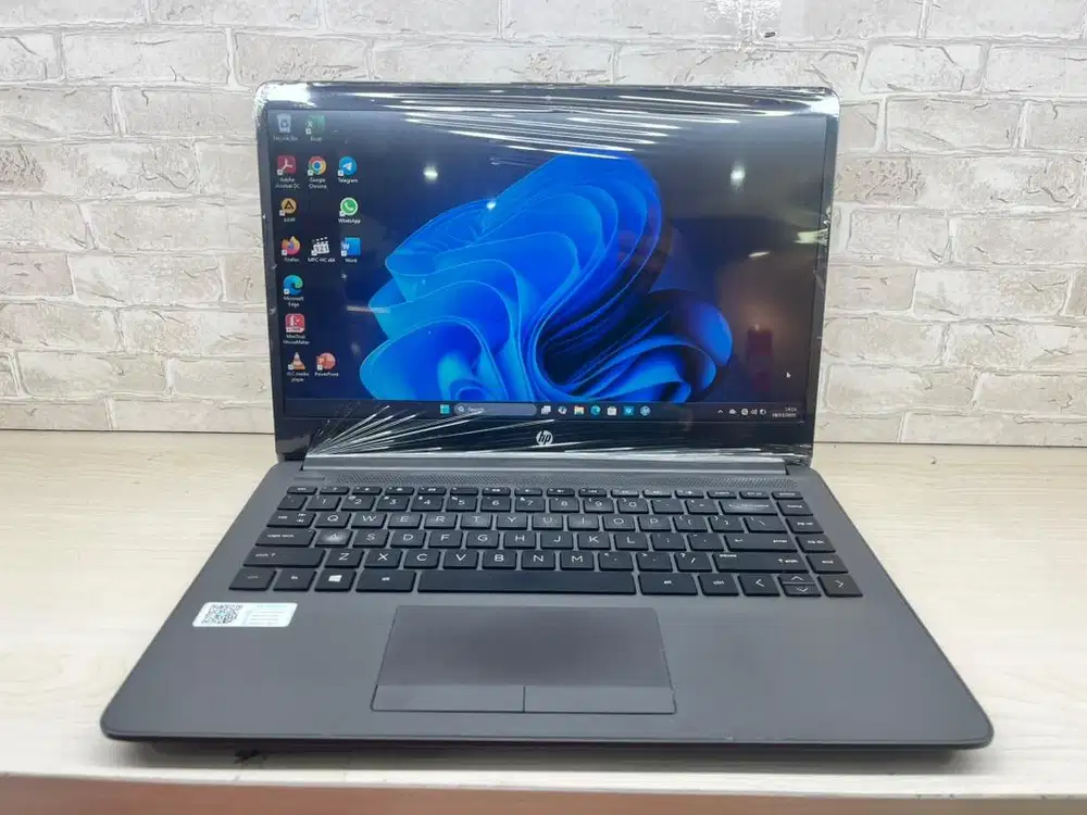 Hp 245 G8 Athlon Silver