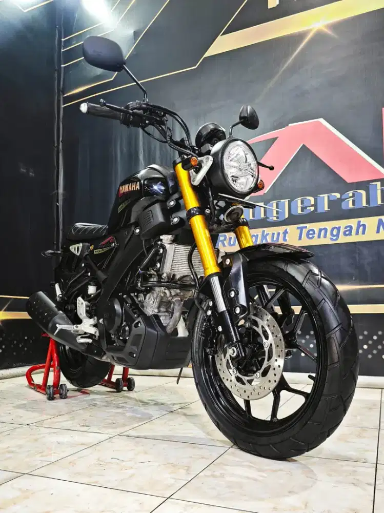 Yamaha XSR 155 VVA TH 2023 hitam glossy cakep abis