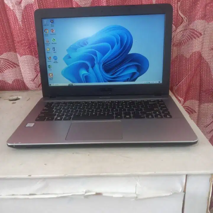 Laptop ASUS Vivobook X441U Silver Intel Core i3 7020U RAM 8GB SSD