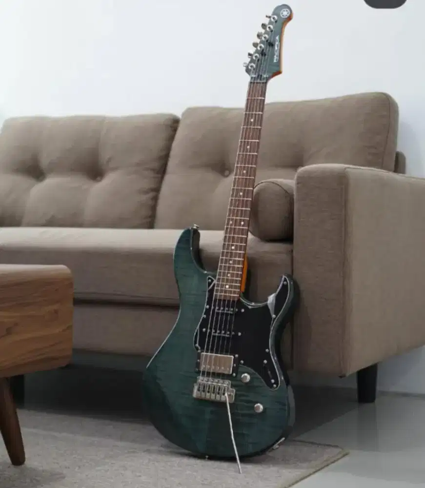 Gitar Yamaha Pasifica 612 VII fm