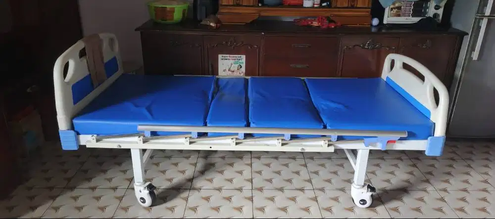 Bed Pasien/Hospital Bed/Keranjang Pasien 3 Crank