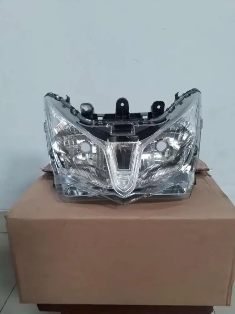 Reflektor lampu depan vario kzr