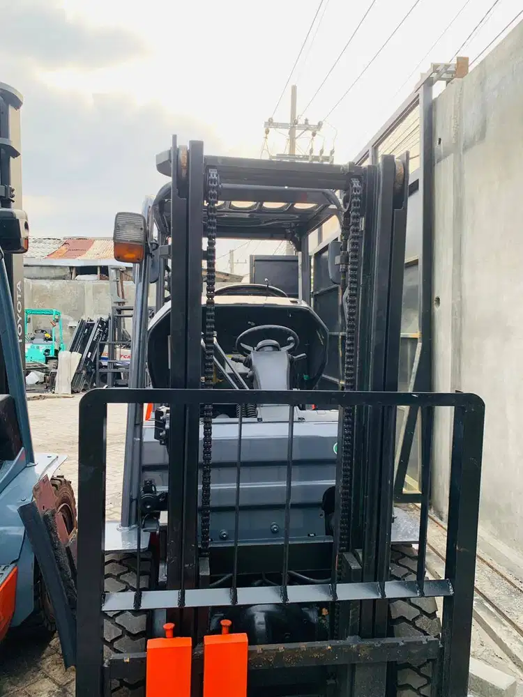 TOYOTA 3 TON MAST 3 METER STD TAHUN MUDA KUALITAS TERBAIK