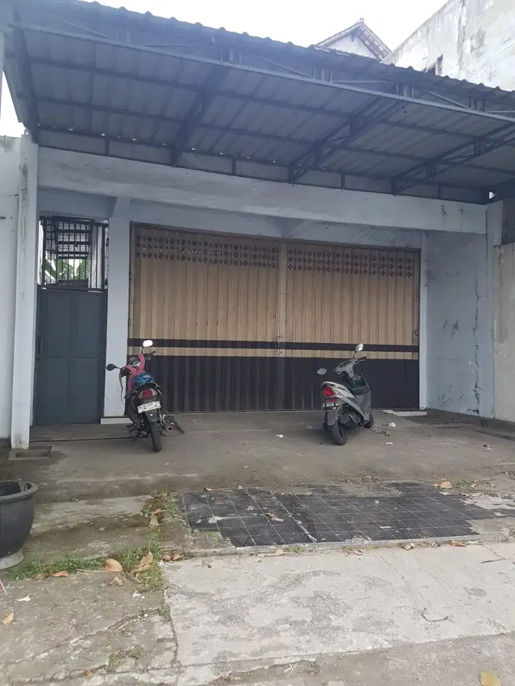 Dijual Tanah + Bangunan di Kauman, Tulungagung – Lokasi Strategis