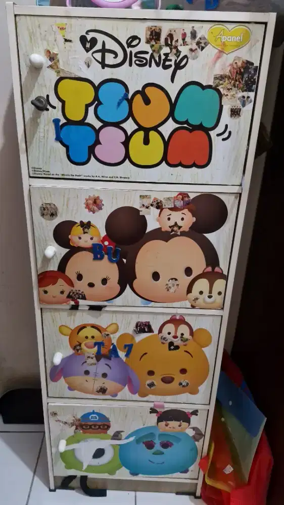 Lemari kayu buku atau baju