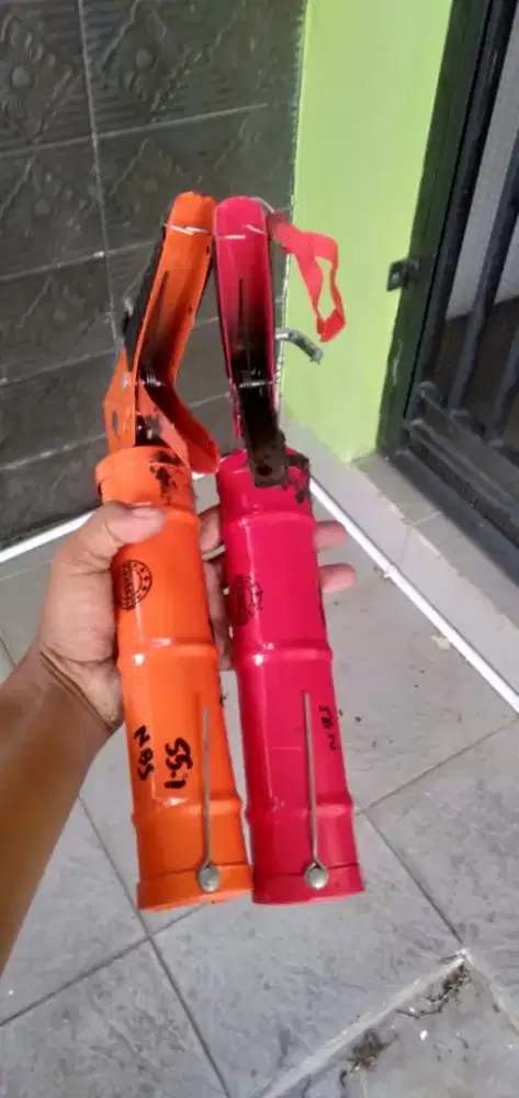 Di jual alat tukang ,bangunan. Alat gun untuk pasang silikon kaca