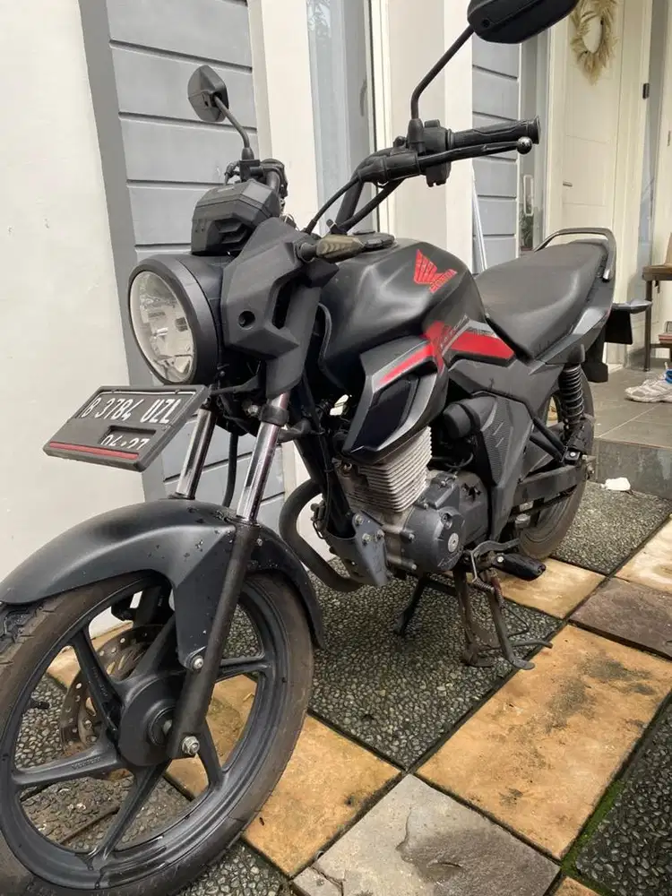 Honda CB150 Verza