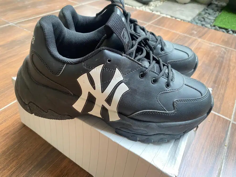 SEPATU YANKESS MLB