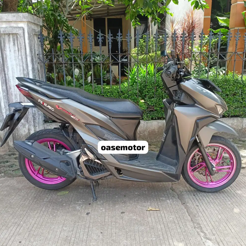 (B) Honda Vario 150 CBSISS Keyless tahun 2019