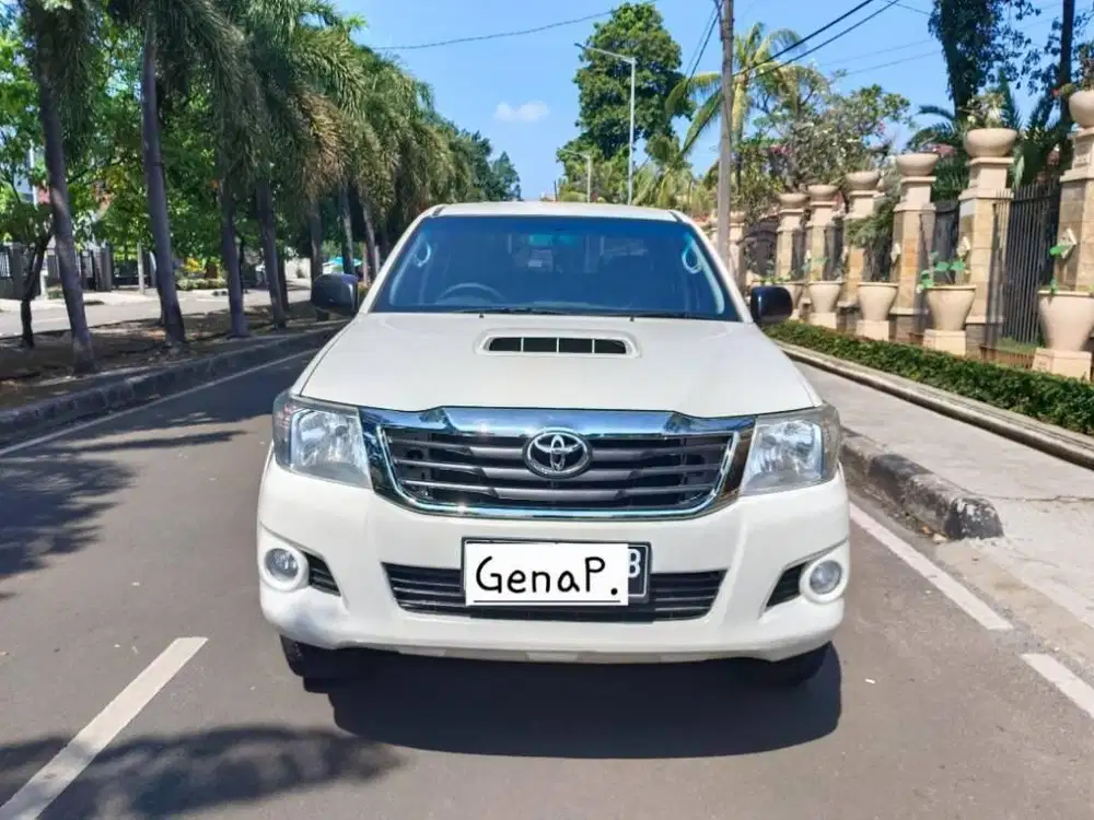 Hilux Double Cabin 2012 MT 4x4 PUTIH