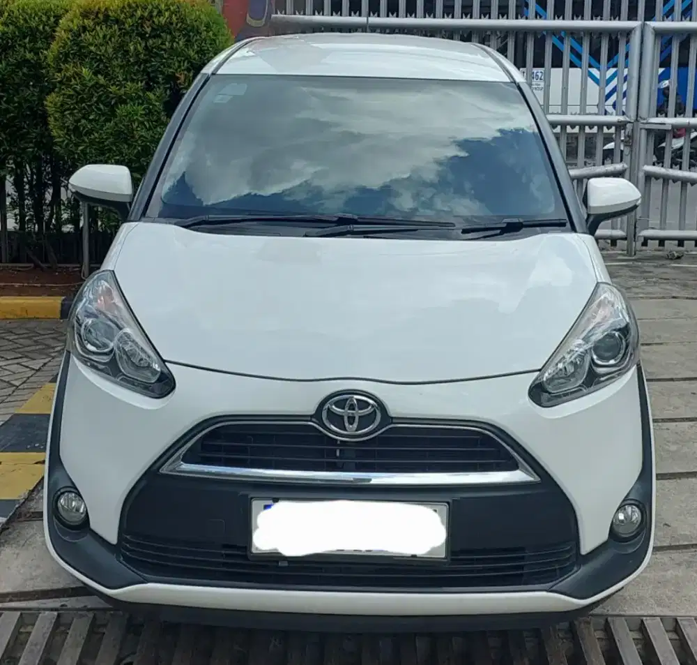 Toyota Sienta 1.5 V CVT 2018 Putih
