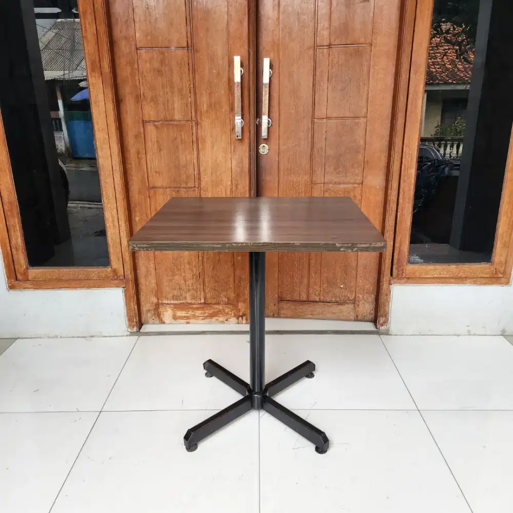 Meja ex Cafe - Resto M9