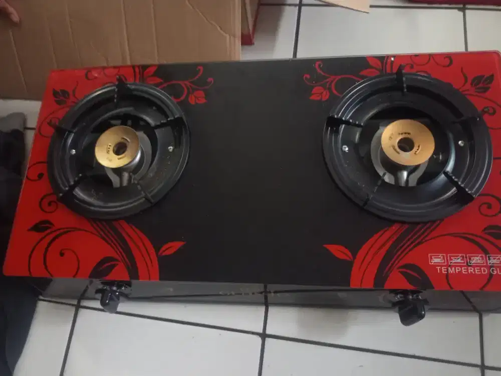 Di jual butuh kompor gas kaca.kondisi baru.lengkap