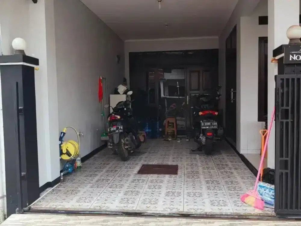 Rumah Murah Komplek Istana Kawaluyaan