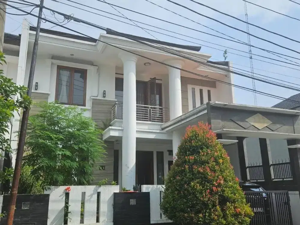 Rumah Mewah Komplek One Gate Buahbatu