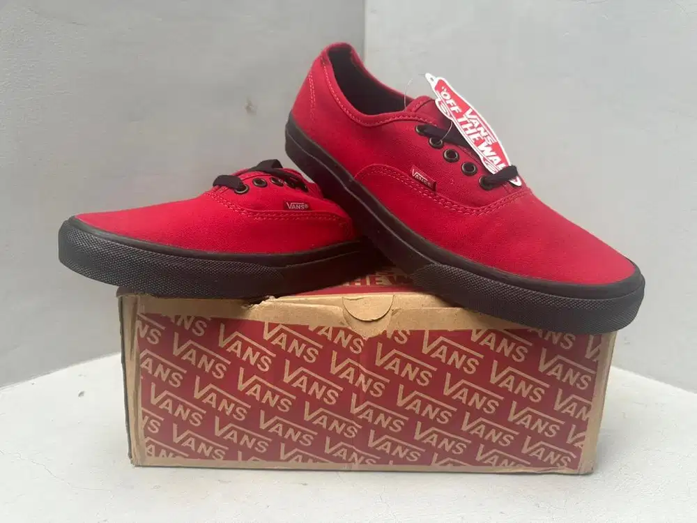 Sepatu Vans authentic classic