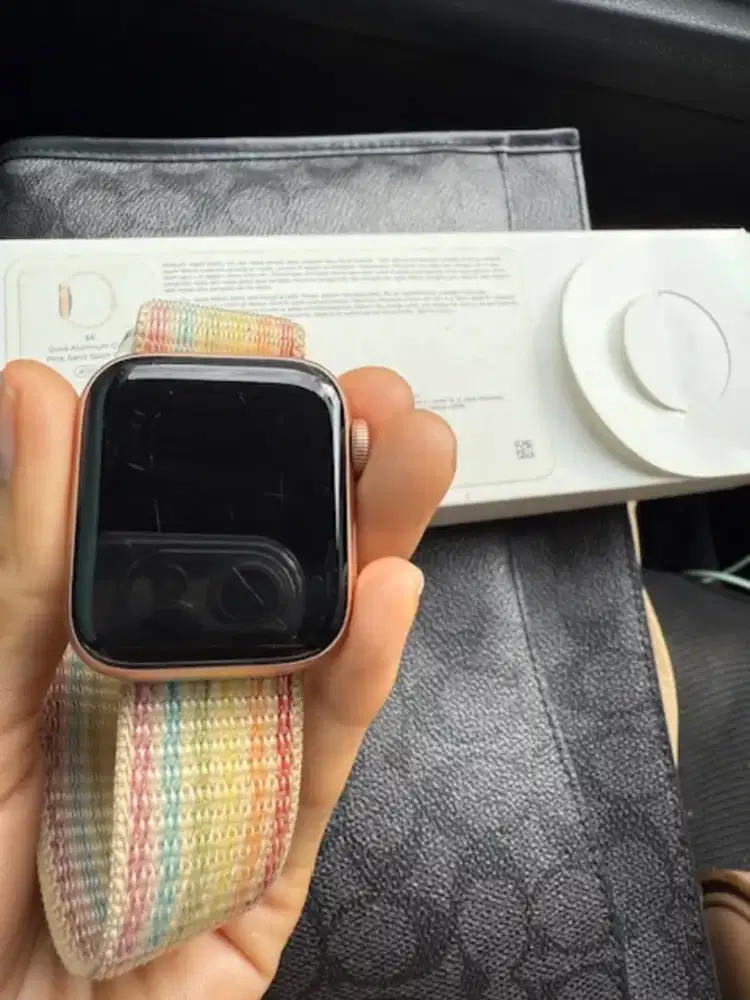 Apple Watch se gen 1 uk 40mm rosegold iBox batre 96% lgkap,minus lecet