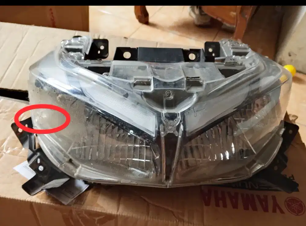 Lampu depan Yamaha aerox cyber city +cover body