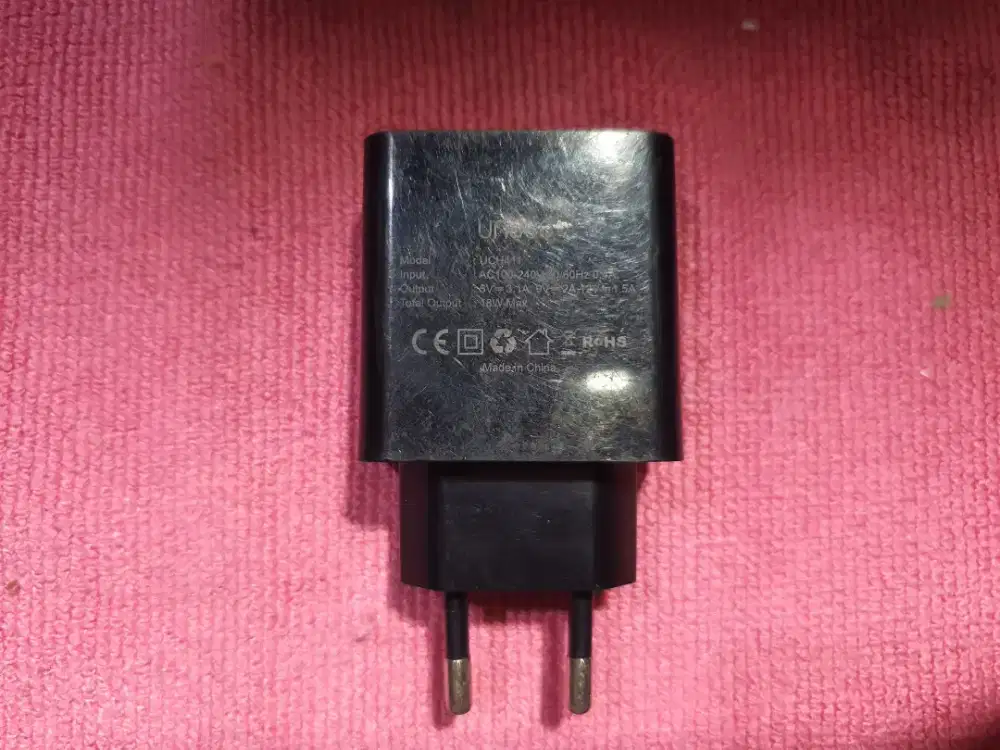Charger UNEED 18watt Original
