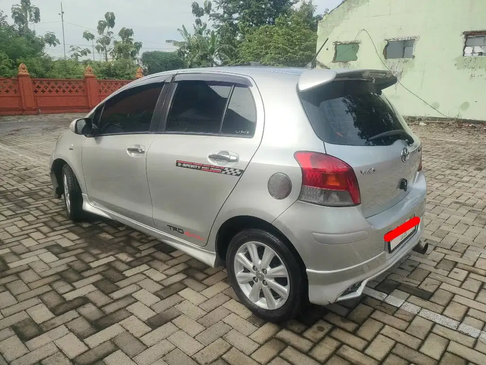 BU Yaris J MT tahun 2010