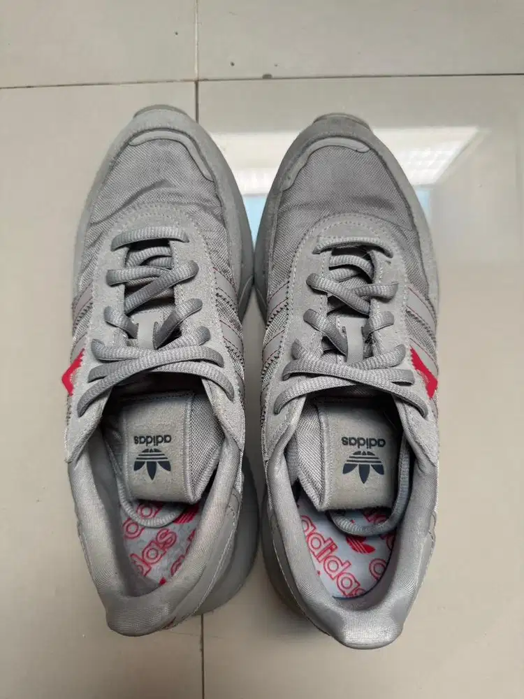 Sepatu Adidas Retropy F2 sneakers