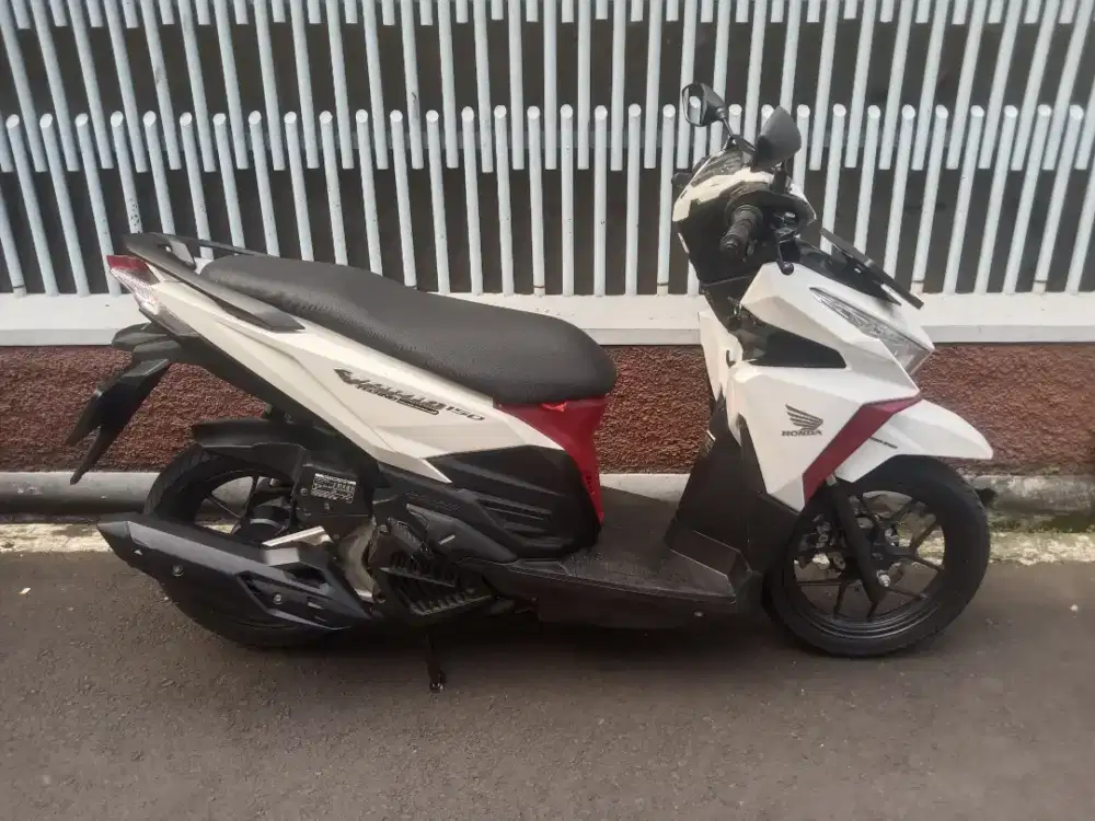 JUAL cepat Honda Vario 150 Tahun 2017, SUPER MULUSSS.. FULL ORI..