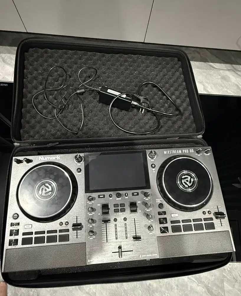 Numark mixstream Pro Go