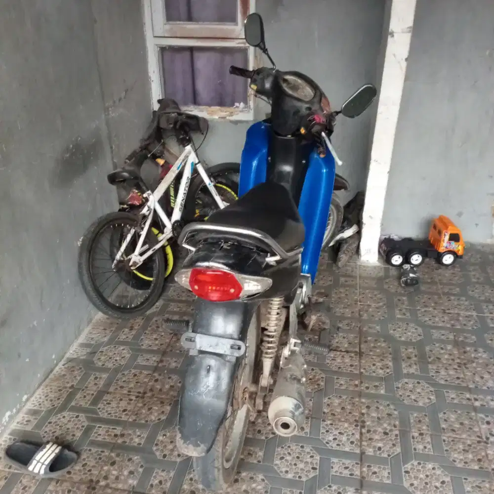 Suzuki smash hitam biru