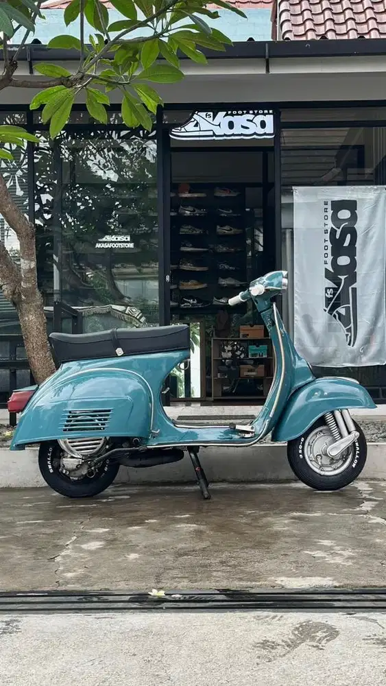 Vespa super 1975 biru blue peacock