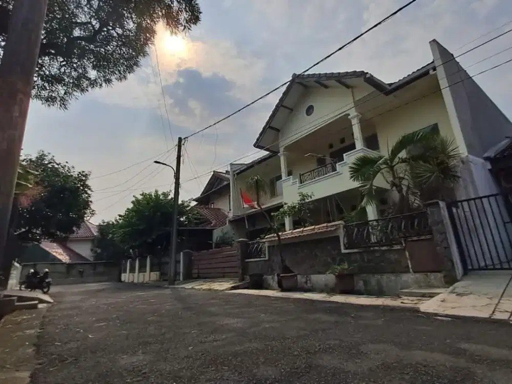 RUMAH BAGUS NYAMAN STRATEGIS DI PERUMAHAN PONDOK JAYA BINTARO SEKTOR 3A TANGERANG SELATAN