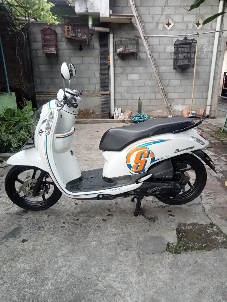 Honda Scoopy 2016