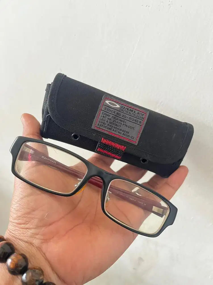 Frame kacamata oakley servo