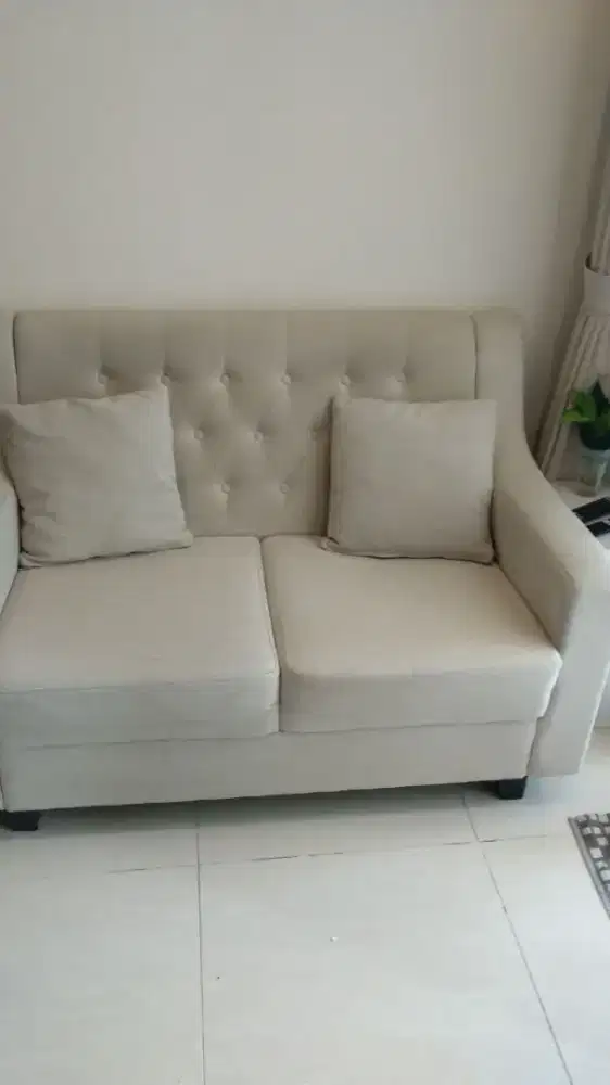 Dijual cepat sofa 2 seater