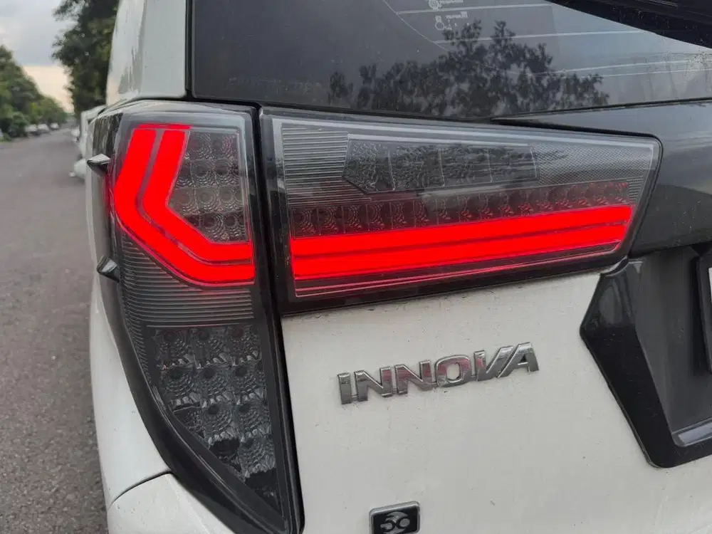 Stoplamp Innova Reborn