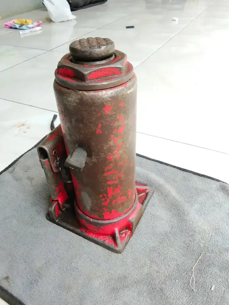 Dongkrak mobil 10 ton