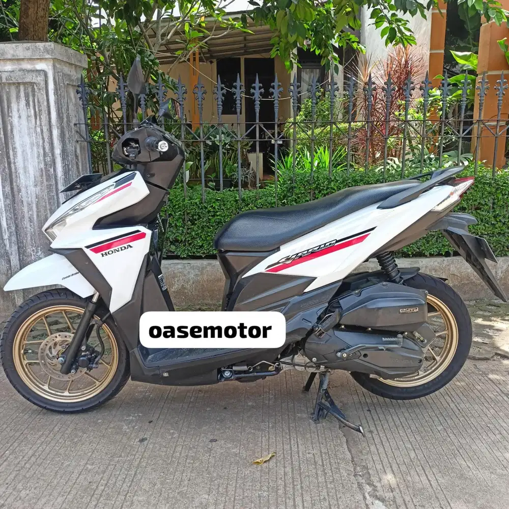 (B) Honda vario 125 cbs tahun 2018