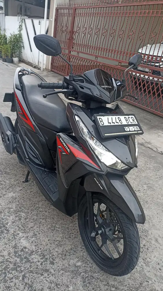 Honda Vario 125 LED CBS ISS tahun 2015 ( pajak baru 2-2027 ).