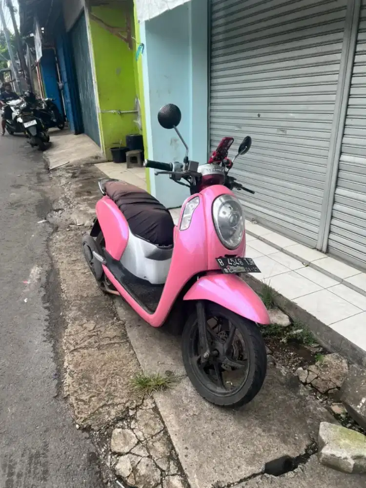 Honda Scoopy 2016